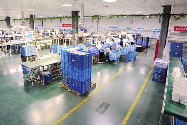 小家電類產品OEM代工廠家組裝車間